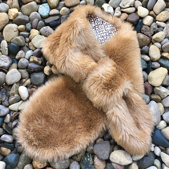 Anthropologie Accessories - Anthropologie Faux fur stole collar wrap Art Deco